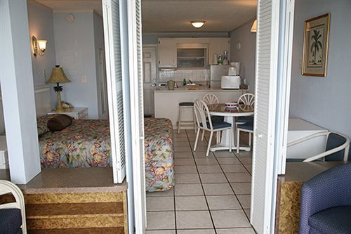 Traders Inn Beach Club Ormond Beach Bagian luar foto