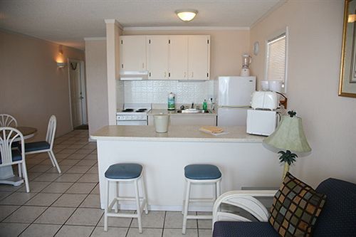 Traders Inn Beach Club Ormond Beach Bagian luar foto